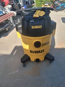 Brand new Dewalt 12 gallon shop vac