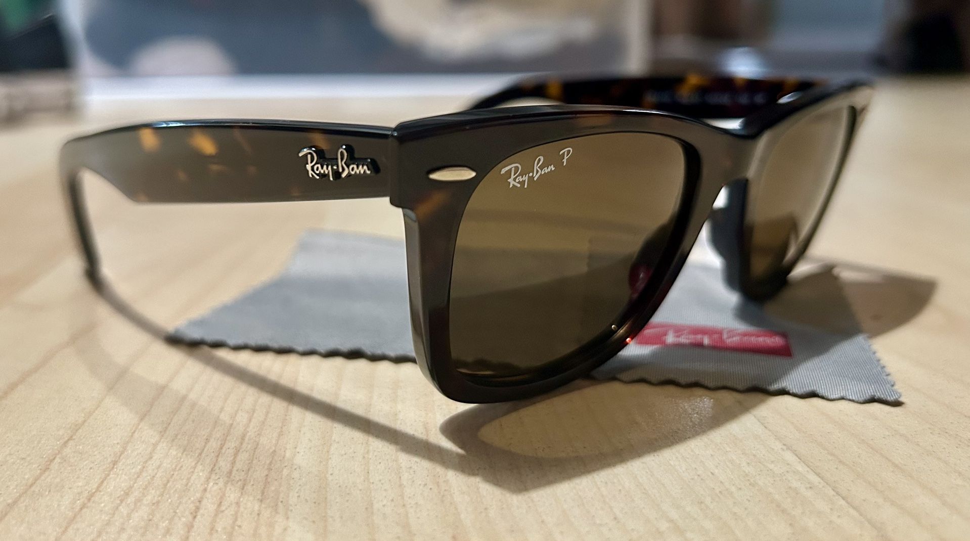 Ray Ban Wayfarer Polarized Sunglasses Authentic New