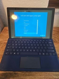 Microsoft Surface Pro 4 i5-6300U 4GB RAM 128GB SSD Windows 10 Pro + Type Cover