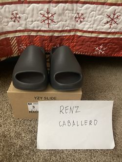Yeezy Slide Onyx Size 3 Youth