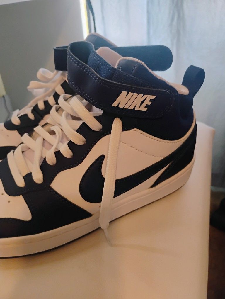 Shoes Navy Blue And White Kids Size 7