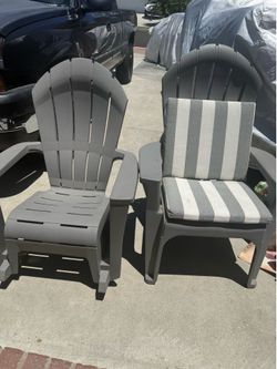 Nice 😊 large plastic chairs