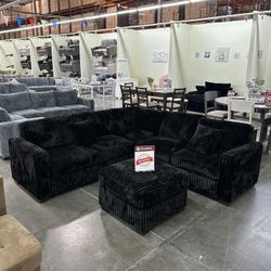 Corduroy Sectional.   4pc Sectional Color Black New In A Box.   💥   Seccional De 4 Piezas  Color Negro Nuevos En Caja 