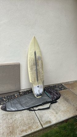 Hendricks surfboard 5’7”