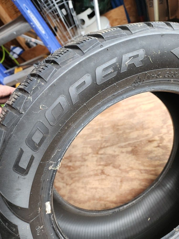 Snow Tires 23560r18
