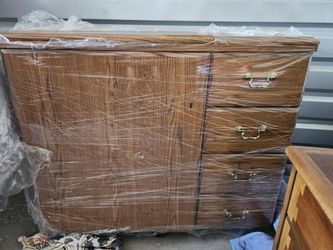 Sewing cabinet