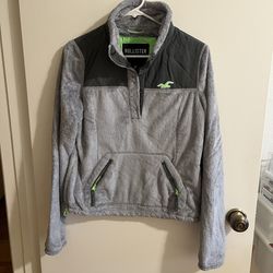 Hollister Womens Size Medium Grey Fluffy Fleece Sherpa Pullover Jacket