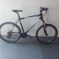BICYCLE GIANT 21 SPEED SIZE 26 BRAND NEW 