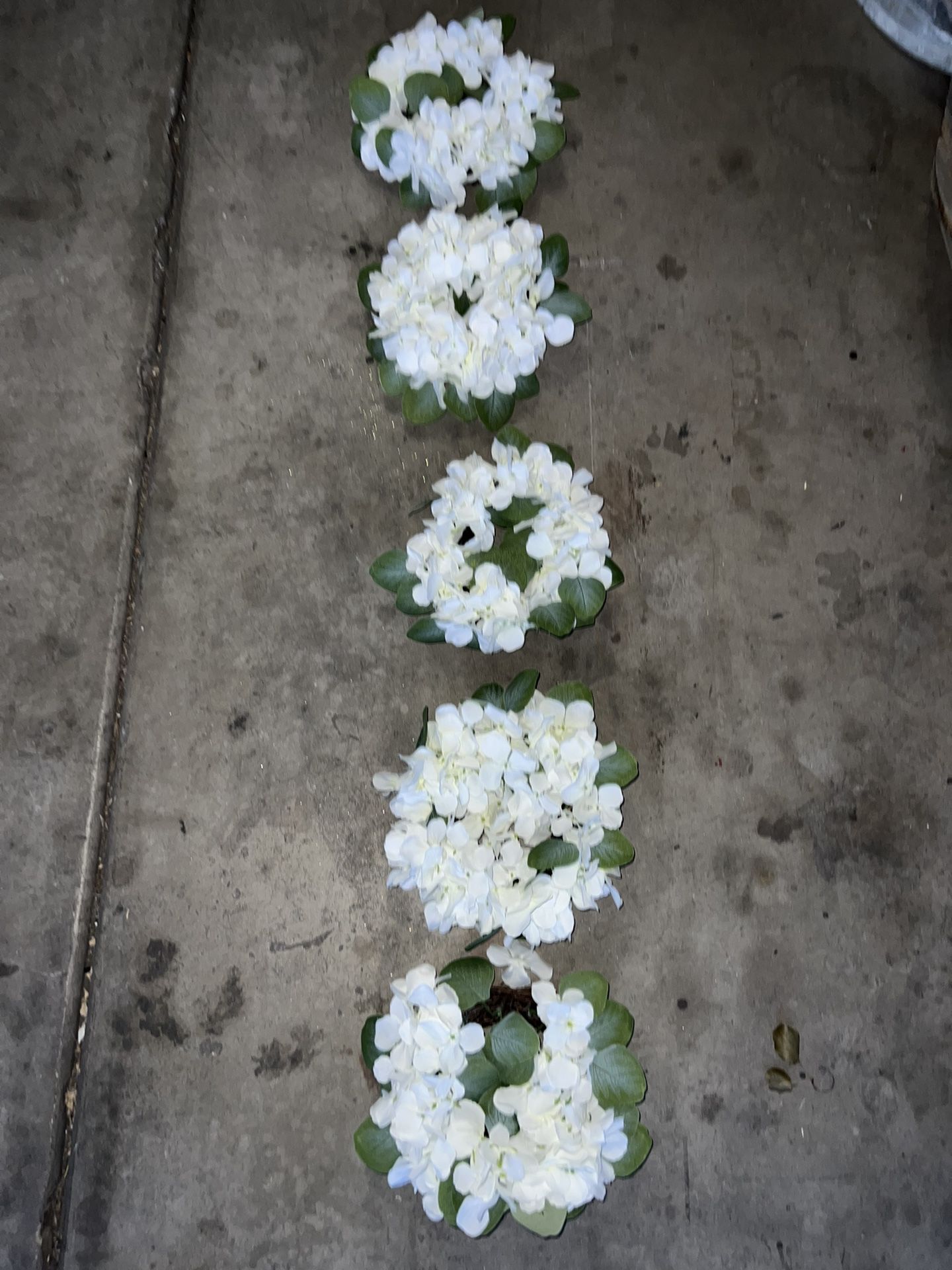 5 mini white floral wreaths & 1 door wreath