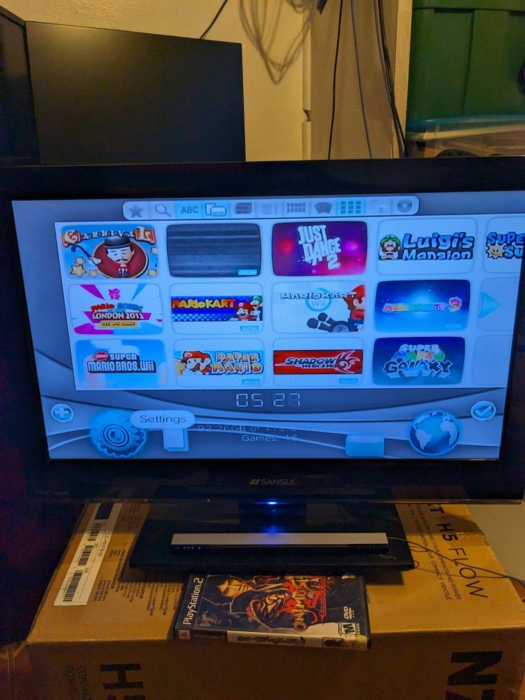 Nintendo Wii (Jailbroken Modded With Wii And GameCube Games)