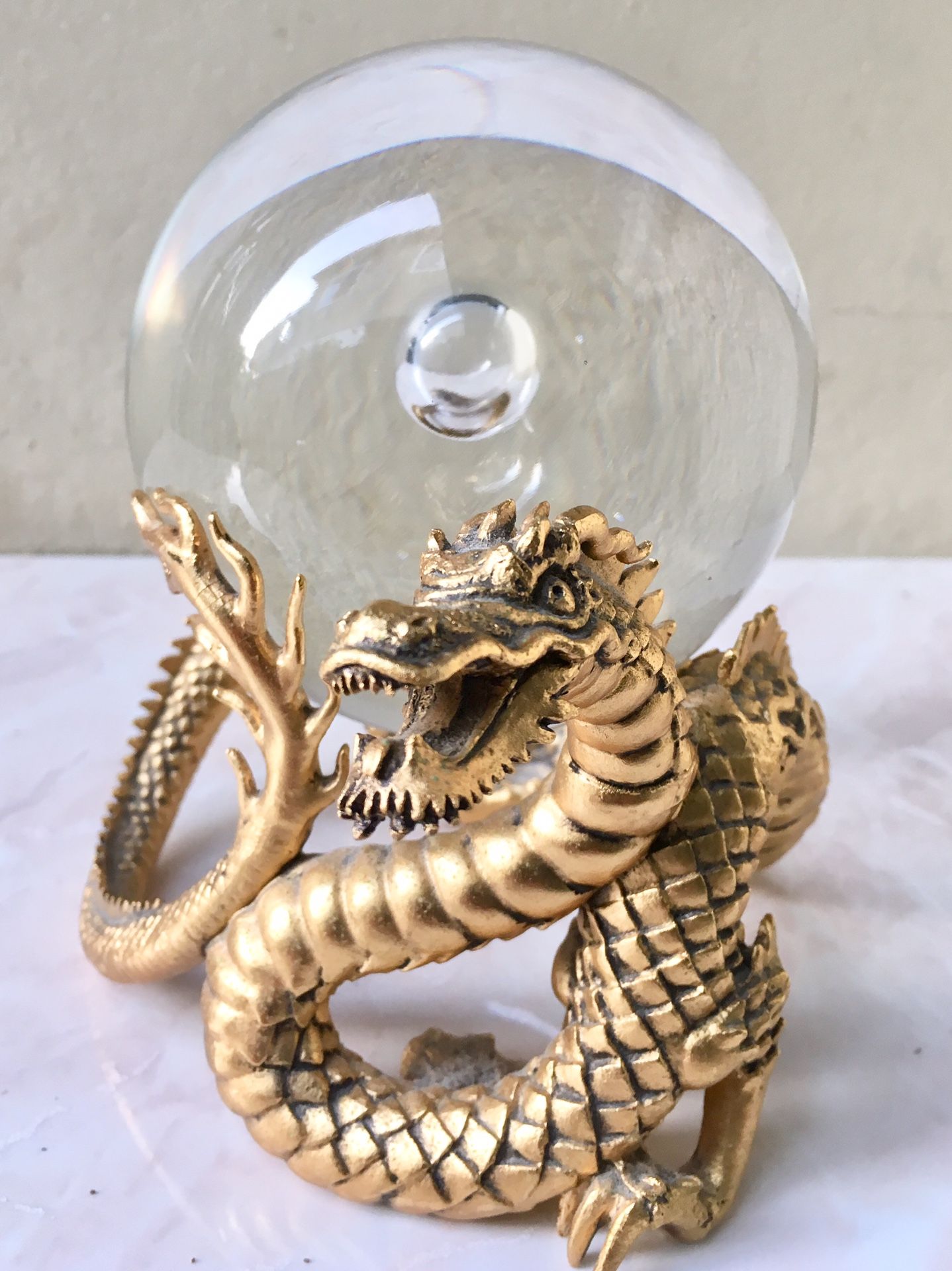 DRAGON / 2 PIECE BASE W / CRYSTAL BALL
