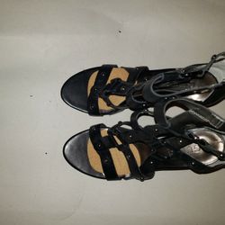 Guess, 7.5, Leather, Used 1×
