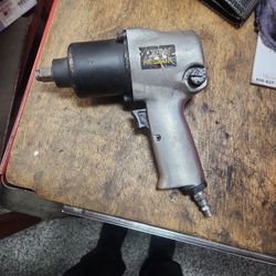 Central Pneumatic Impact Wrench 1/2 In