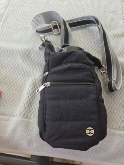 Beverage crossbody bag w bottle
