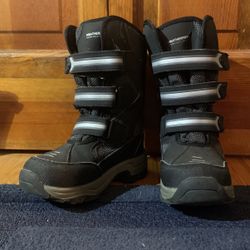 Child Size 13 Weatherproof Winter Snow Boots 