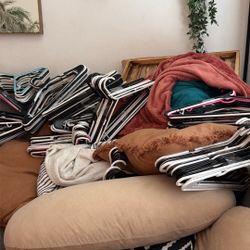 Hangers 400+ (bundles of 20)