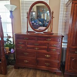 Cherry Wood 4 piece Bedroom Set