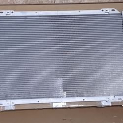 Radiator For Ford Escape, Mazda Tribute And Mercury Mariner