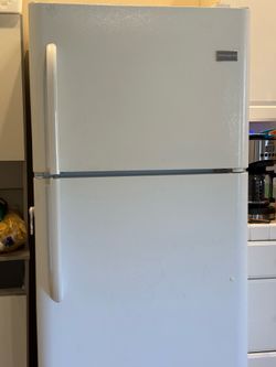 $25 Frigidaire Refrigerator