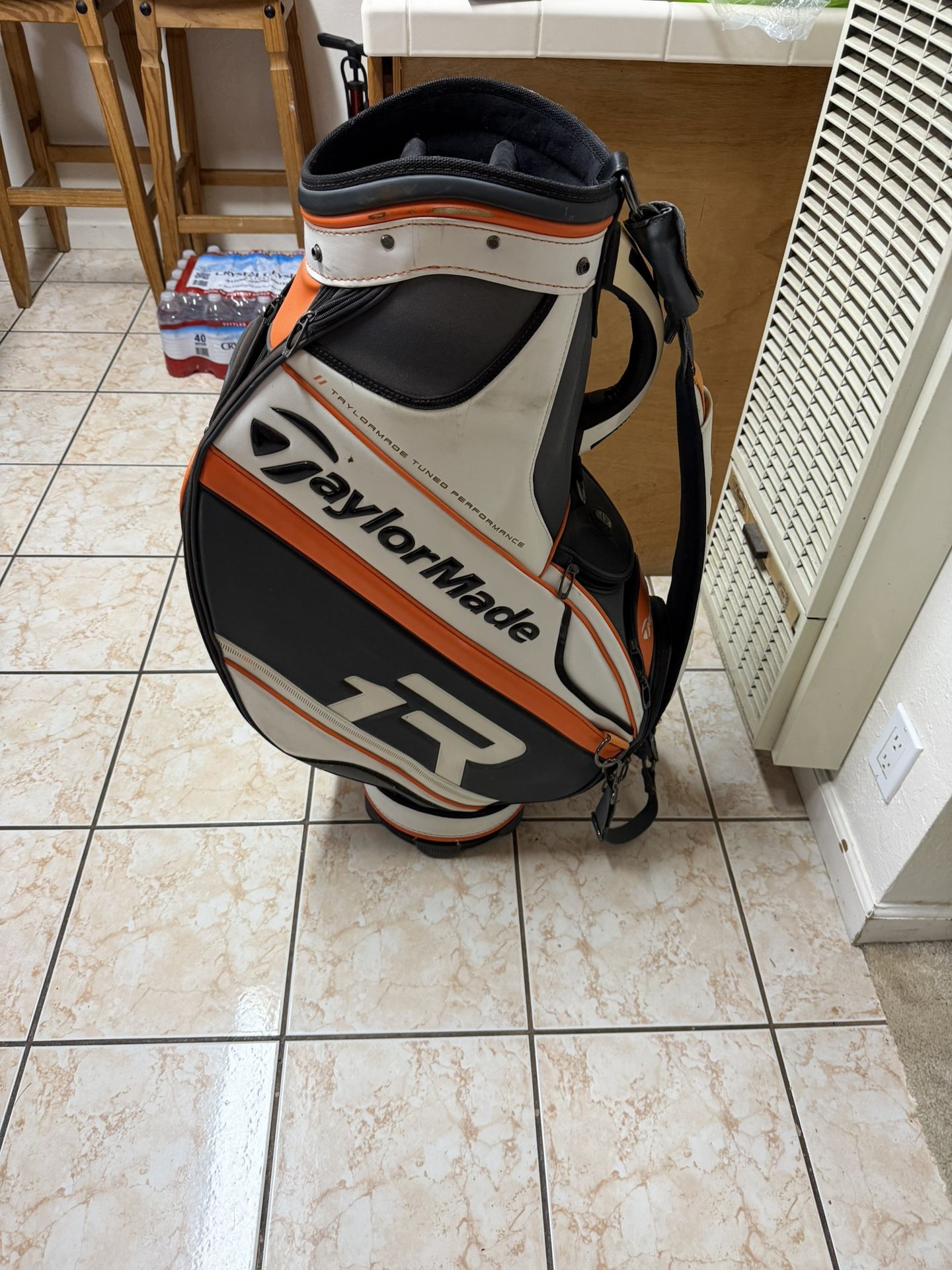 Taylormade R1 Staff Bag