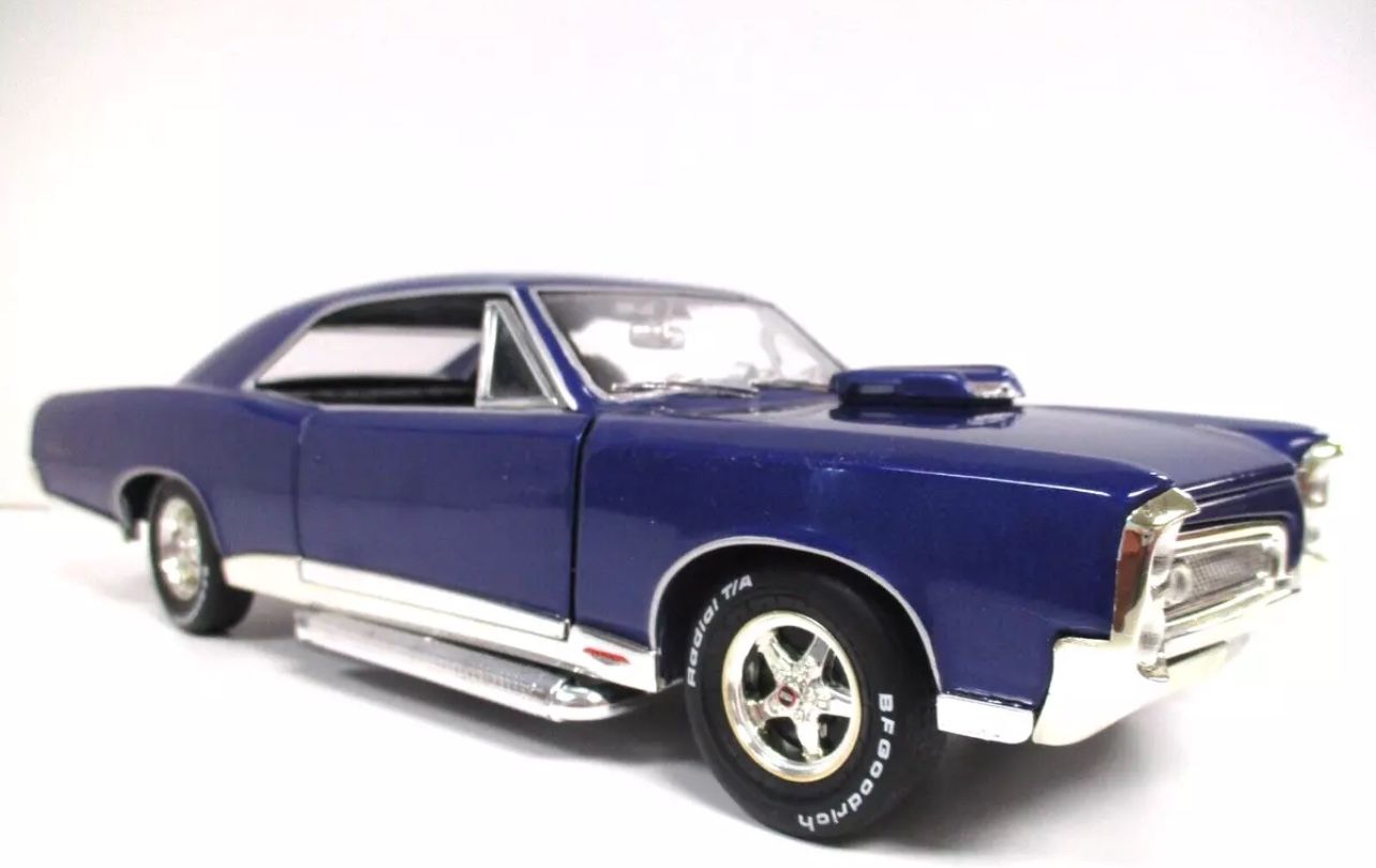 AMERICAN MUSCLE - XXX XANDER CAGE VIN DIESEL-67 PONTIAC GTO - 1/18