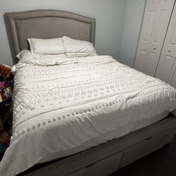 QUEEN BED no Mattress 
