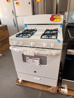 *NEW* GE 30” Gas Range - White