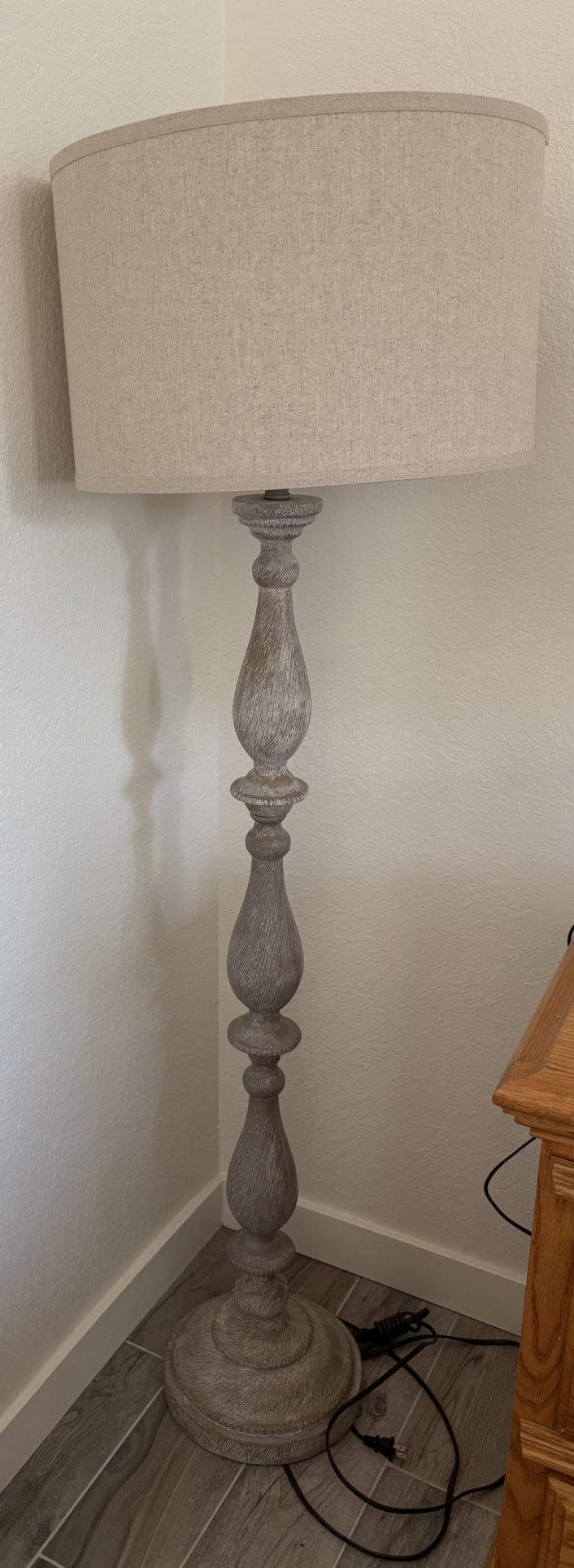 FLOOR LAMP LIGHT COLORED WOOD BASE $80