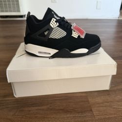 White Thunder J4’s