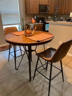40” Round Wood Dining Table w/ Leather Barstools