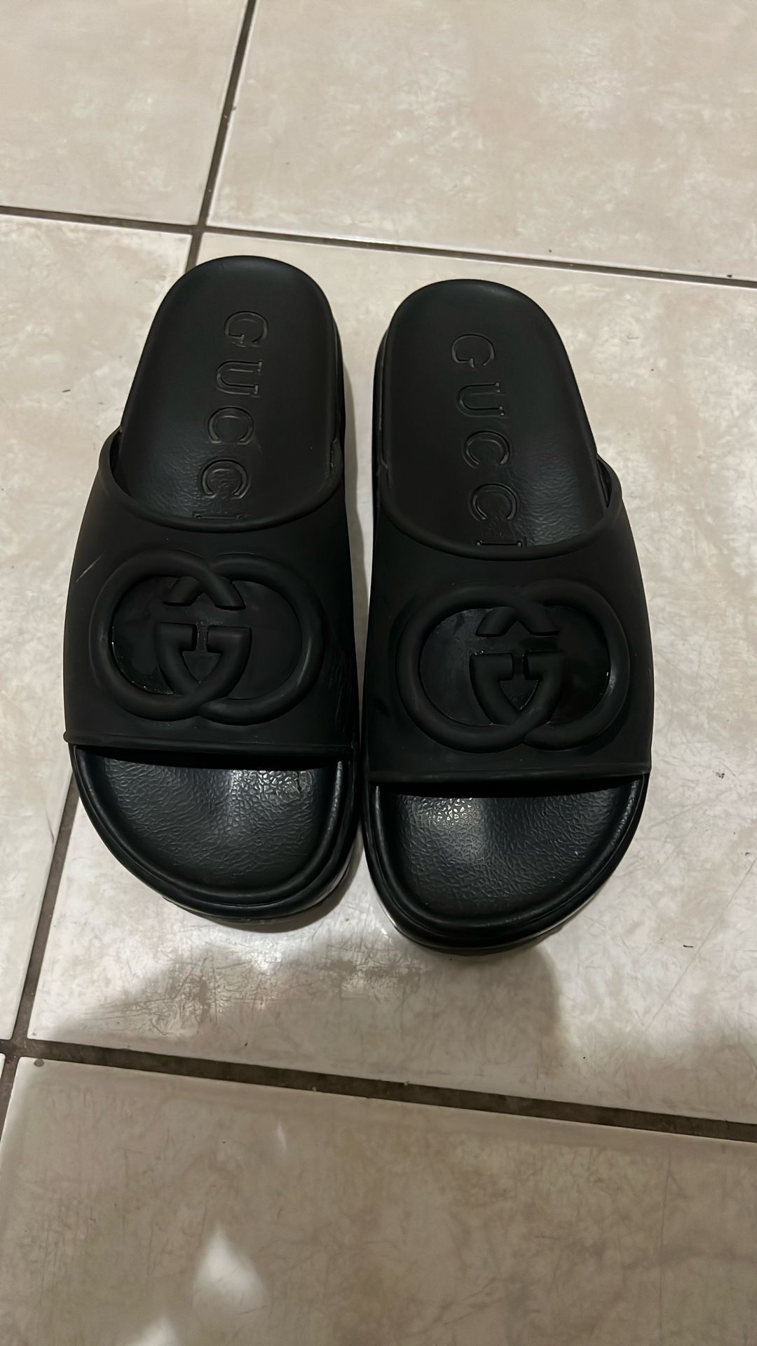 gucci interlocking g slides