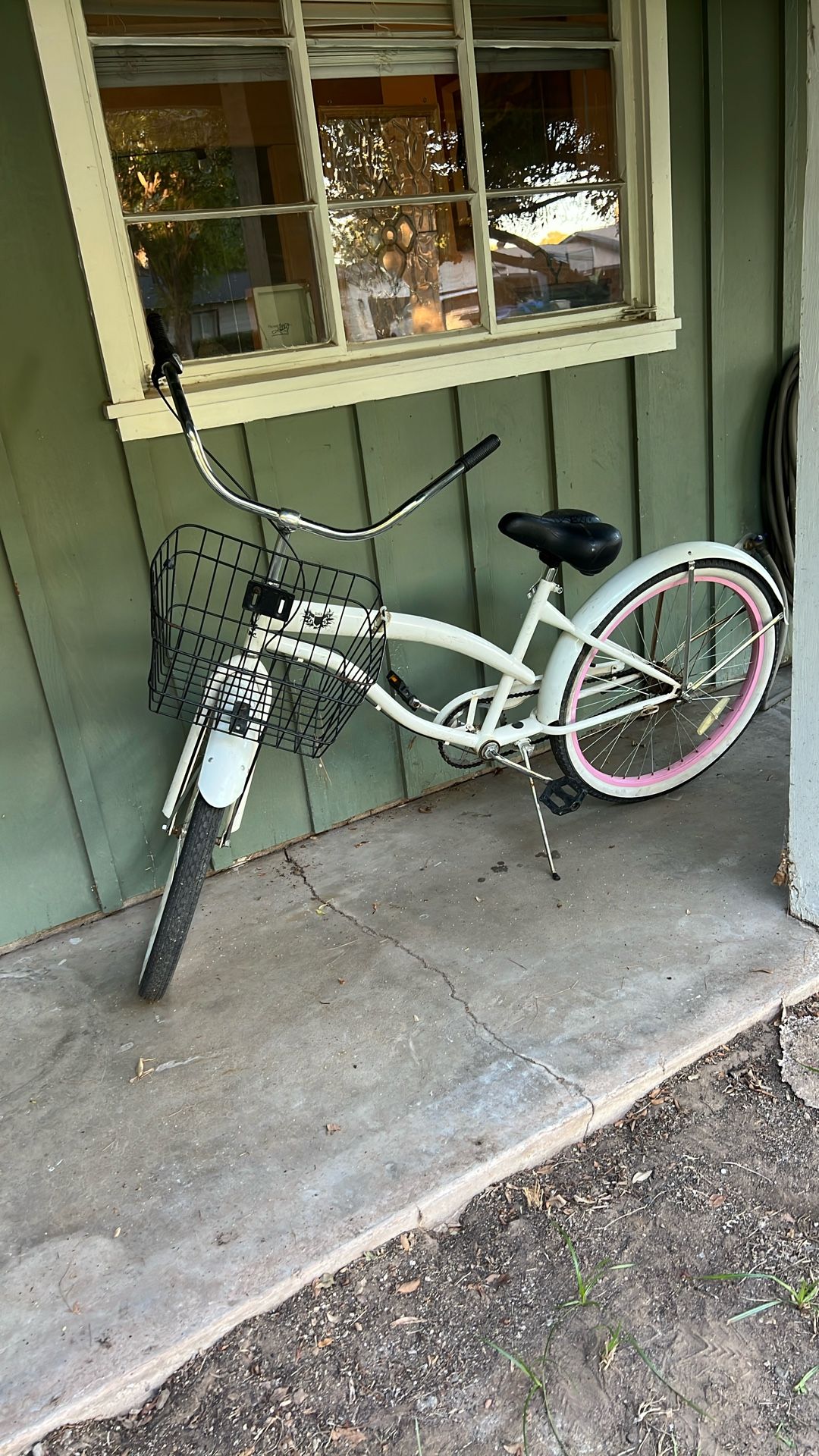 Silk women’s beach cruiser excellent shape
