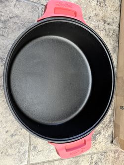 Crucible 12inch 4inch high Cast Iron Skillet/fryer (EXTRA DEEP) with silicone handles