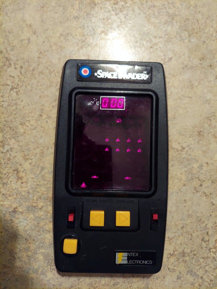 1981 Entex Electronics  Space Invaders Game