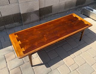 Vintage Mid Century Lane Acclaim Dovetail Walnut Coffee Table Style No 900-81