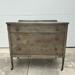 Vintage Harris Hub Steel Dresser - 1940s/1950s