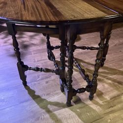 Drop Leaf Table antique 