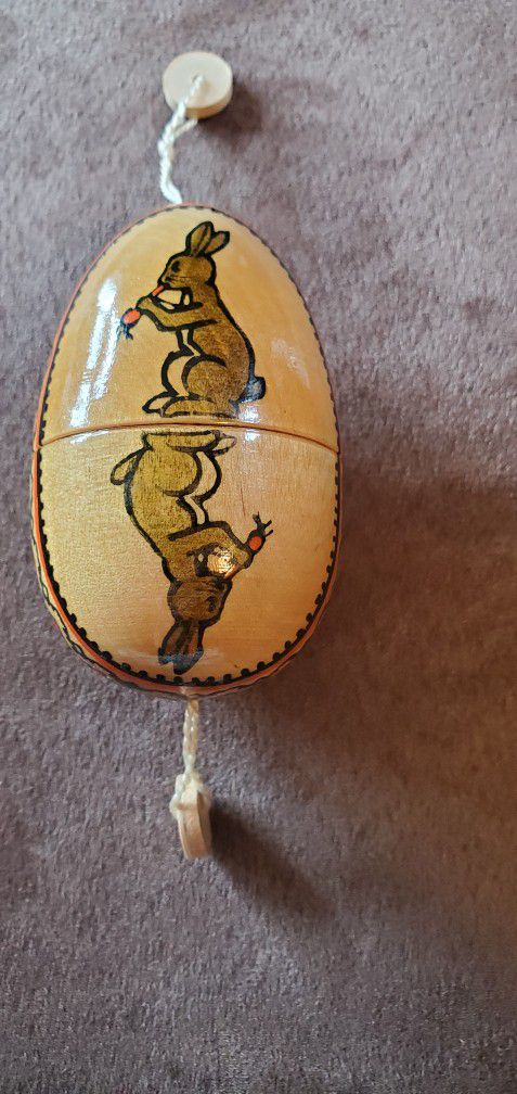EASTER EGG WOODEN DECORATION RABBIT BUNNY AND DESIGNS LOOKS HANDPAINTED VINTAGE OR RETRO