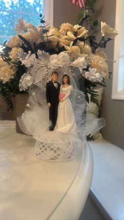 White wedding cake topper