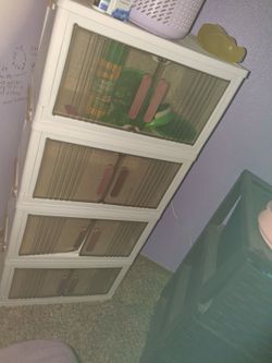 Plastic dresser
