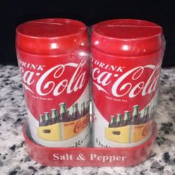Coca-Cola🧋Salt and Pepper Shaker Set In Metal Caddy