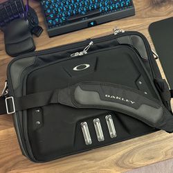Oakley Tactical Briefcase - Messenger Bag