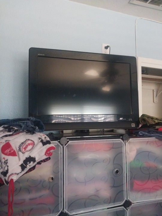 SONY T.V.¤ Small ¤ Barely Used¤