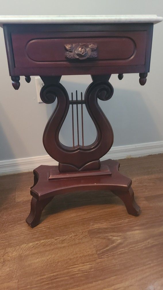 Victorian 1950's cherrywood mahogany table