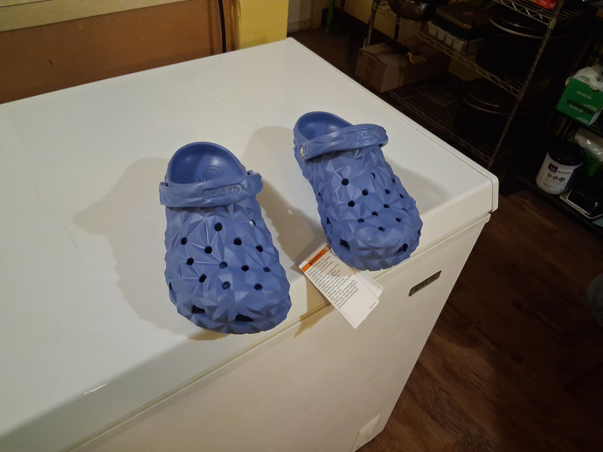 Crocs classic geometric men's 6 women's 8 elementa blue Brand New