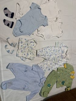 24 pieces of boys (0-3months)clothing in great condition