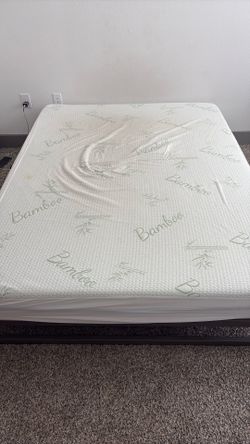Queen size mattress and bedframe