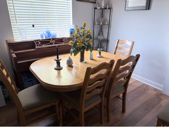 Pine Dinner Table