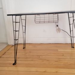 Gaming table
