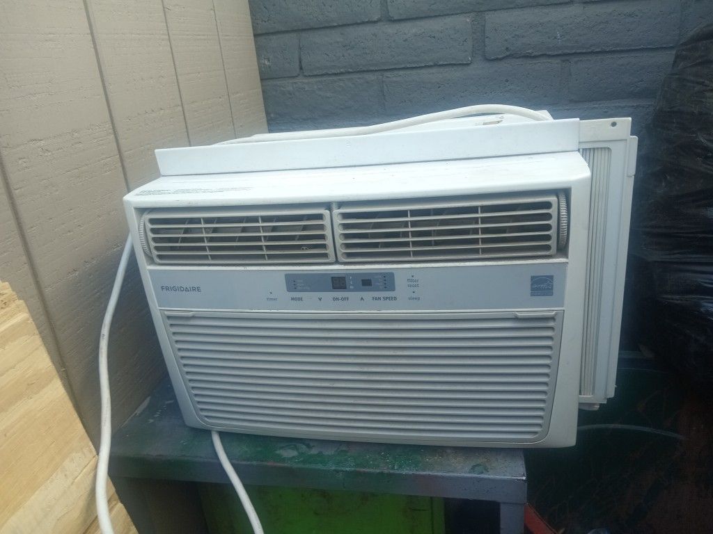 Frigidaire Window A/C Unit